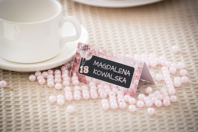 Winietki na 18 urodziny - blady róż