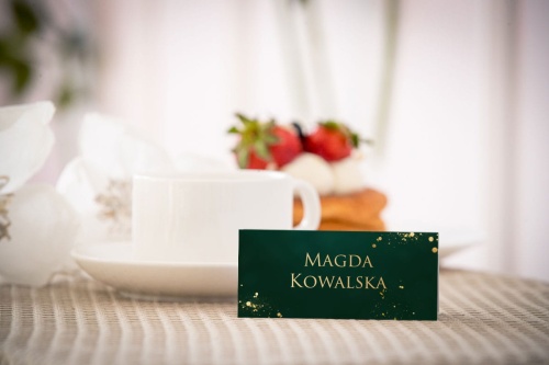 Szmaragdowo-złote winietki na urodziny