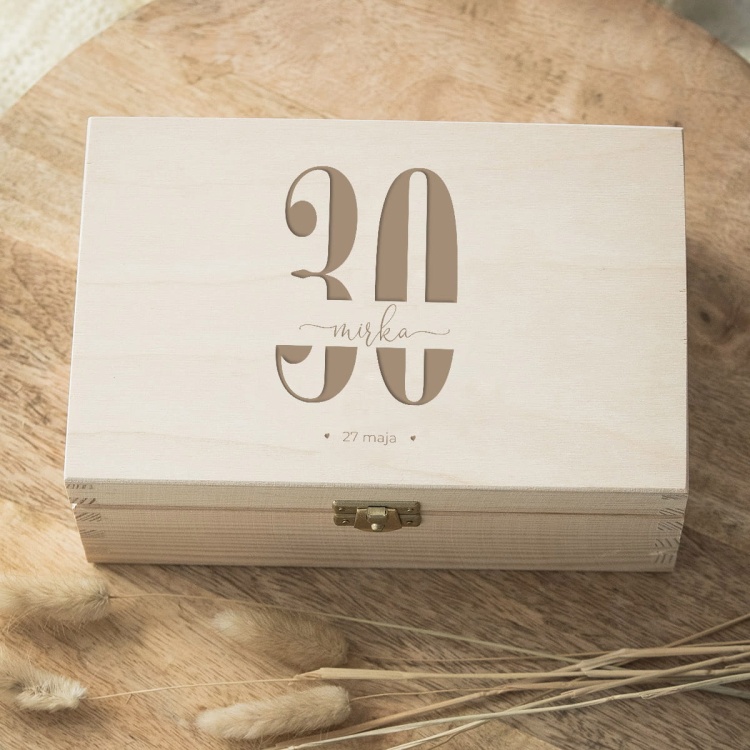 Szkatułka, pudełko z dedykacją na 30 urodziny - jasne