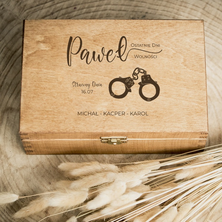 Szkatułka, pudełko z dedykacją na wieczór kawalerski - ciemne