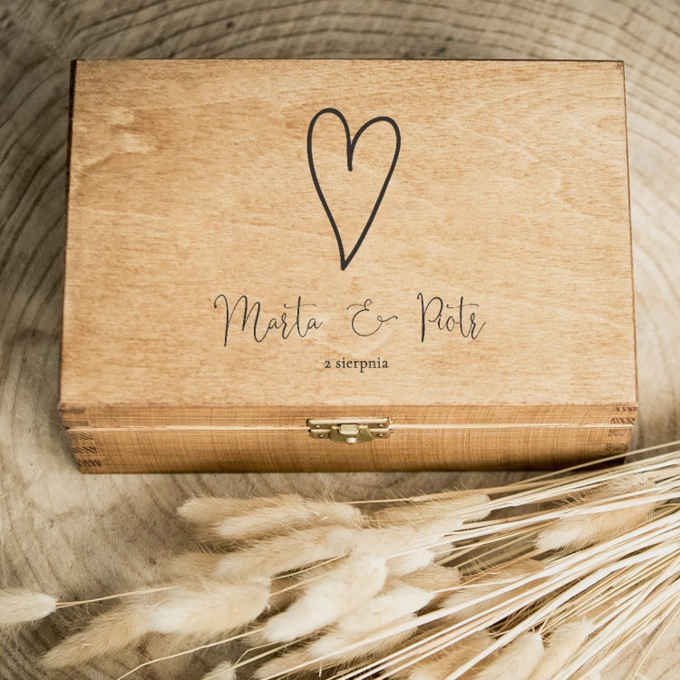 Szkatułka, pudełko z dedykacją na ślub ciemna z serduszkiem