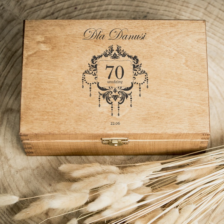 Szkatułka, pudełko z dedykacją na 70 urodziny - ciemna