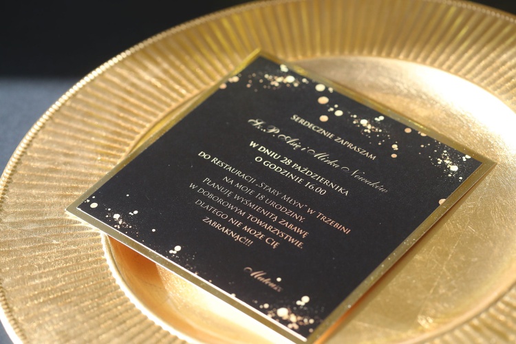 Czarno-złote zaproszenia na 18 urodziny