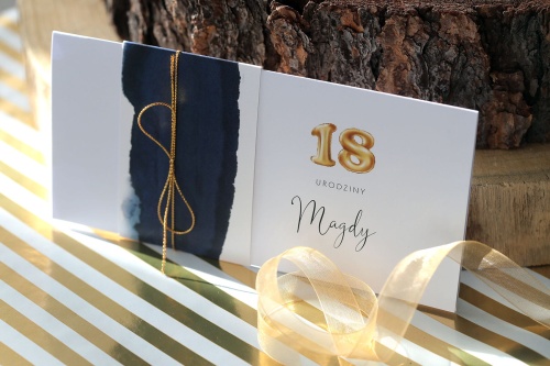 Granatowe zaproszenia na 18 urodziny