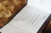 Czarno-złote zaproszenia z geometrycznymi liśćmi na 18 urodziny