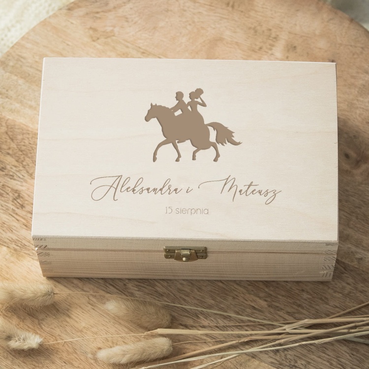 Szkatułka, pudełko z dedykacją na ślub - para na koniu