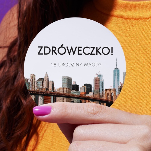 Naklejki na urodziny z miastem