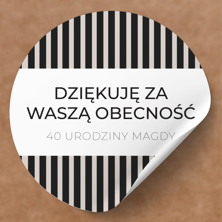 Naklejki na urodziny czarno-białe