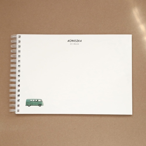 Księga gości w stylu retro na przyjęcie urodzinowe - strona w środku