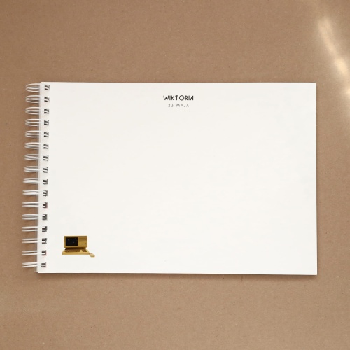 Księga gości w stylu retro na przyjęcie urodzinowe - strona w środku