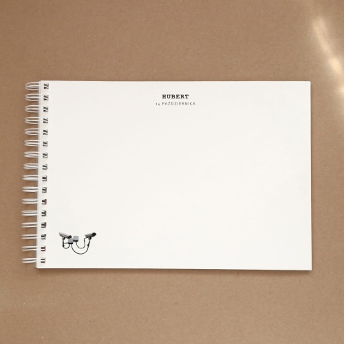 Księga gości w stylu retro na przyjęcie urodzinowe - strona w środku