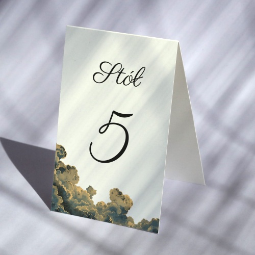 Vintage numerki na stół urodzinowy z chmurami