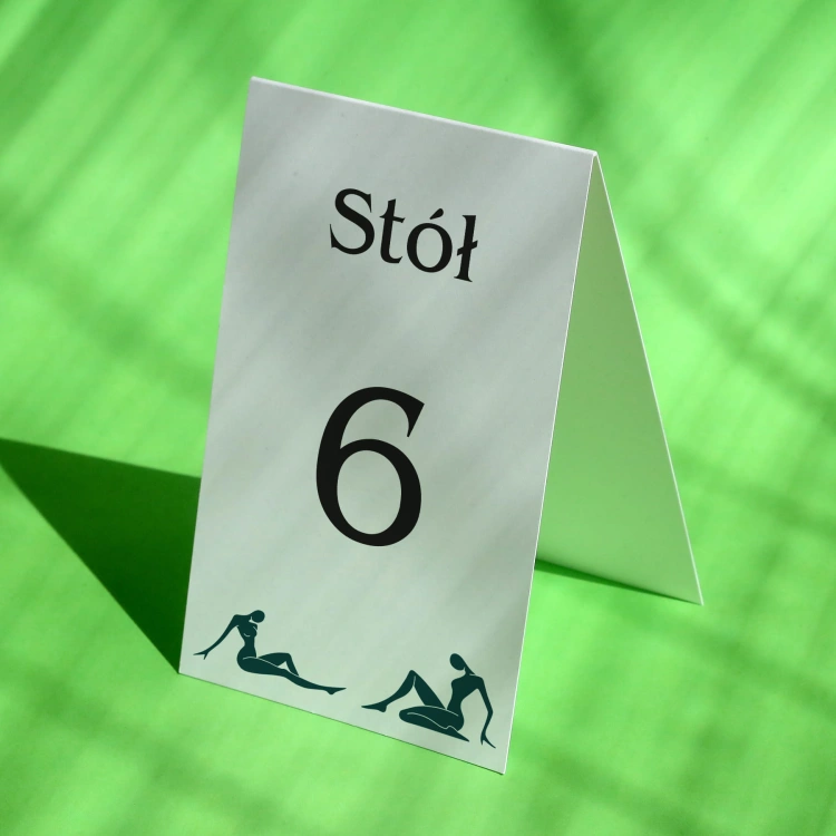 Numerki na stół urodzinowy z kobiecym motywem