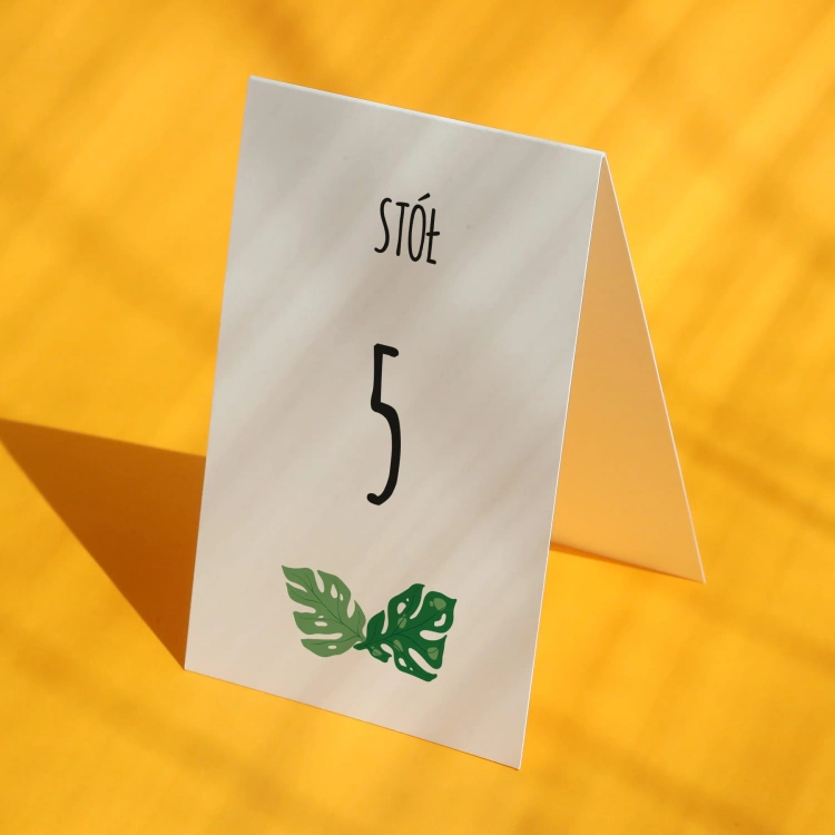 Numerki na stół urodzinowy z liśćmi