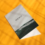 Karty menu na przyjęcie z górami okładka