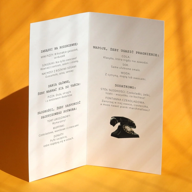 Karty menu na przyjęcie z górami wnętrze