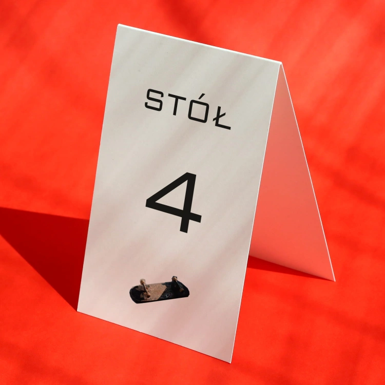 Numerki na stół urodzinowy z deskorolką