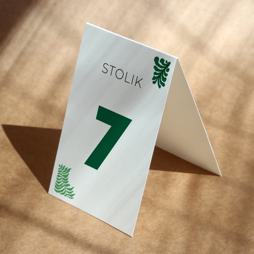 Numerki na stół urodzinowy z liśćmi