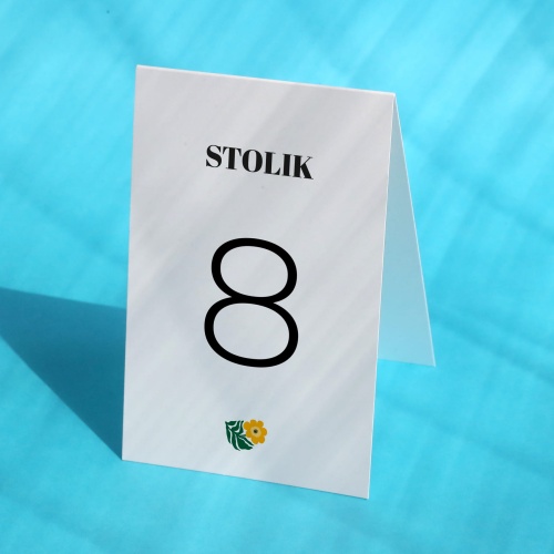 Numerki na stół urodzinowy z kwiatuszkiem