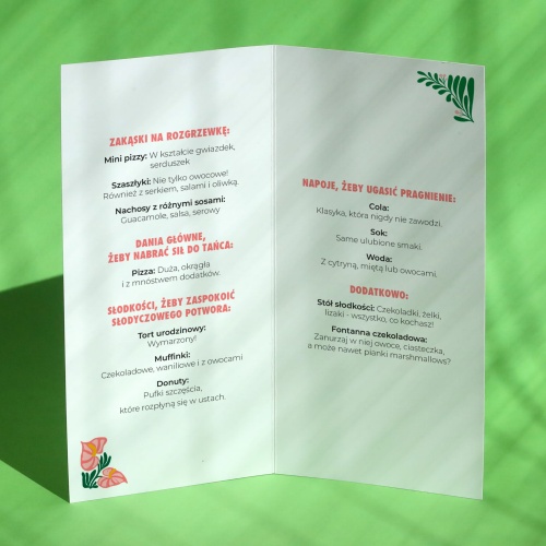 Karty menu na przyjęcie z kwiatuszkiem wnętrze