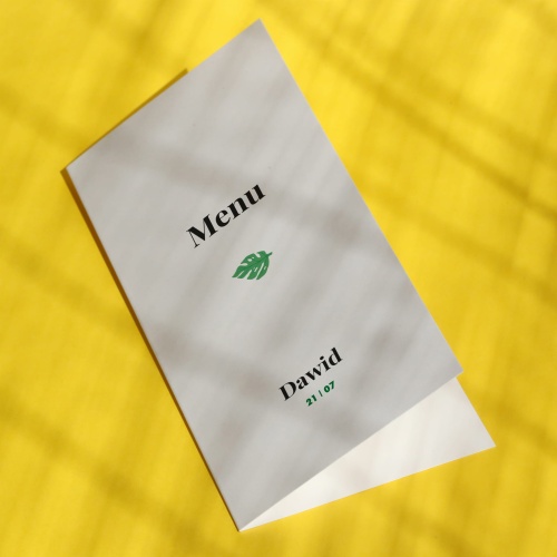 Karty menu na przyjęcie z listkiem okładka