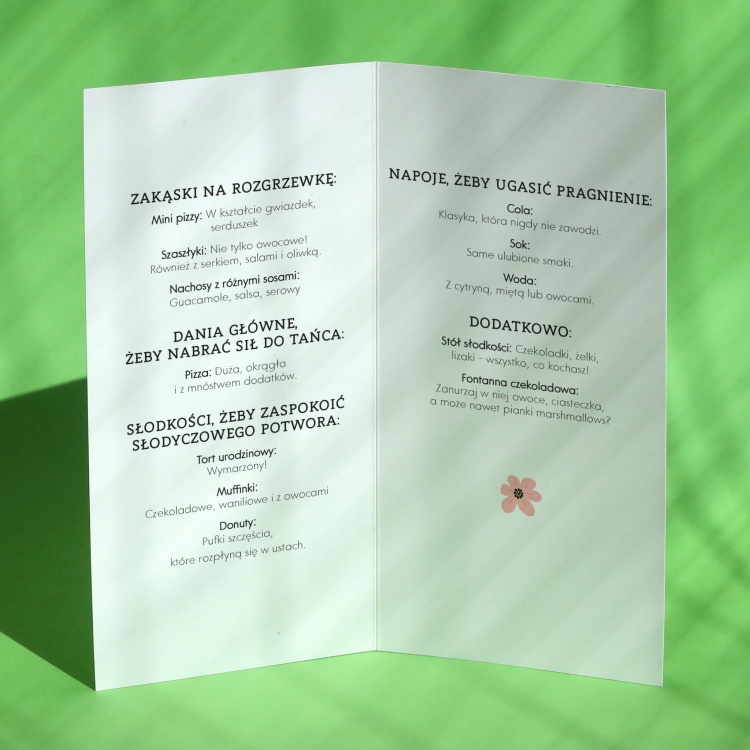 Karty menu na przyjęcie różowy kwiatek wnętrze