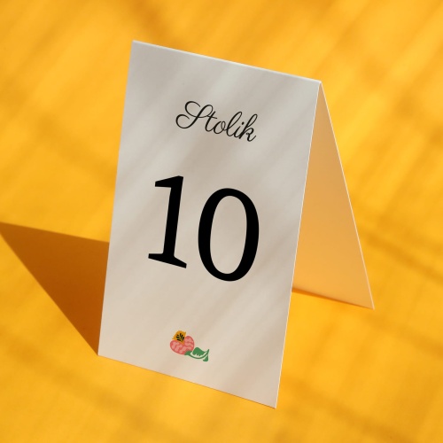 Numerki na stół urodzinowy z kwiatkiem