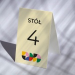 Numerki na stół urodzinowy z kolorowym wzorem