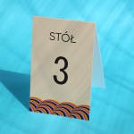 Numerki na stół urodzinowy z kolorowym wzorem