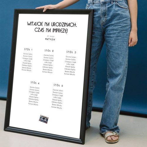 Retro plan stołu urodzinowego z kasetą