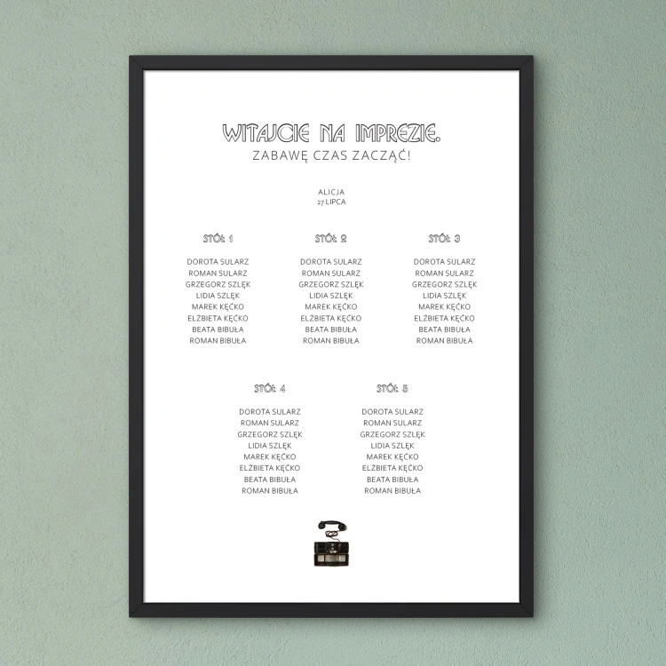 Retro plan stołu urodzinowego ze starym telefonem