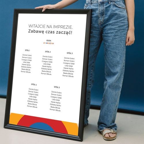 Plan stołu urodzinowego z kolorowym wzorem