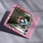 Polaroid podziękowanie dla gości - retro różowe zawijasy 70s hippie