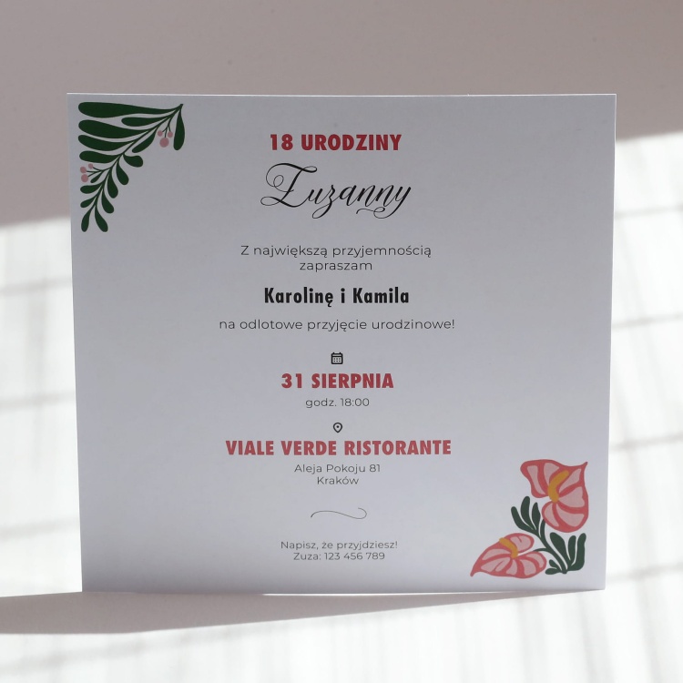 Kwadratowe zaproszenia urodzinowe z botanicznym motywem kwiatów