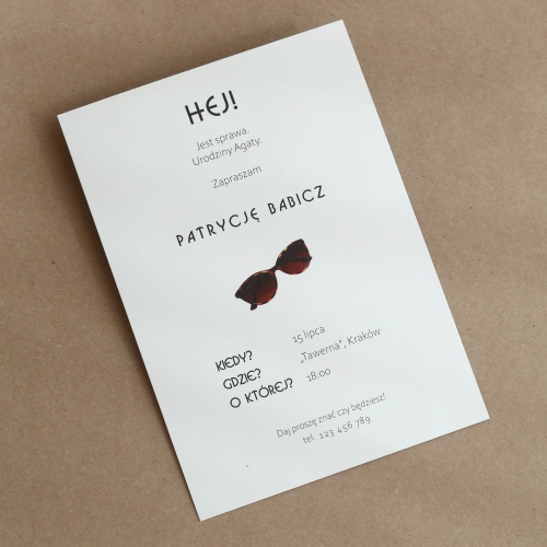 Zaproszenia na 18 z retro kolażem