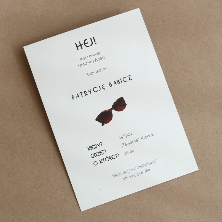 Zaproszenia na 18 z retro kolażem