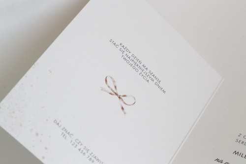 Zaproszenia urodzinowe z subtelną wstążką coquette