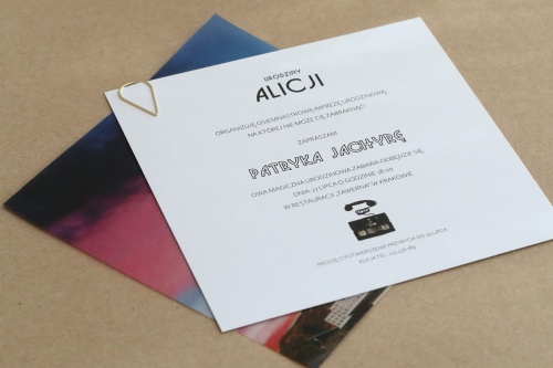 Zaproszenia urodzinowe w stylu retro z ozdobną kalką