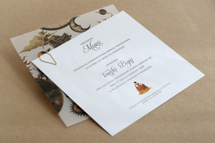 Zaproszenia urodzinowe w stylu vintage z ozdobną kalką