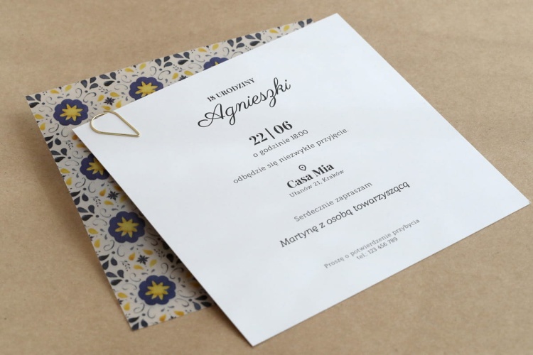 Mozaikowe zaproszenia urodzinowe z ozdobną kalką