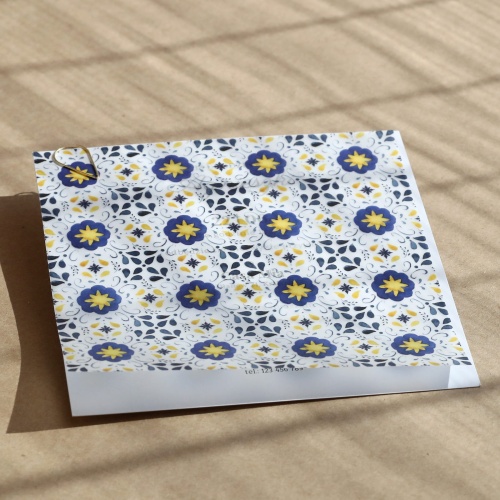 Mozaikowe zaproszenia urodzinowe z ozdobną kalką