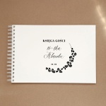 Księga gości na przyjęcie urodzinowe z delikatną gałązką