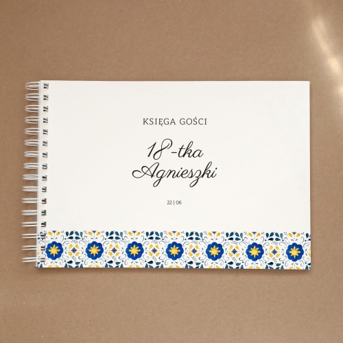 Księga gości na przyjęcie urodzinowe z kolorową mozaiką