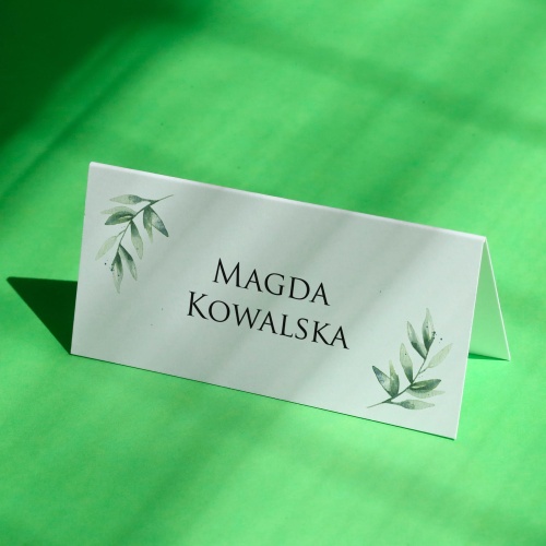 Winietki urodzinowe z motywem delikatnych liści