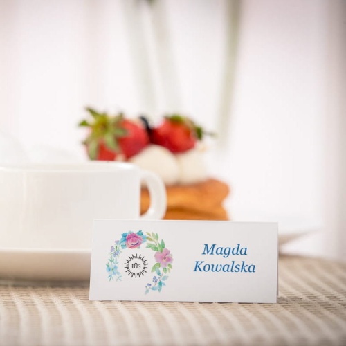 Białe eleganckie winietki na komunię z wiankiem