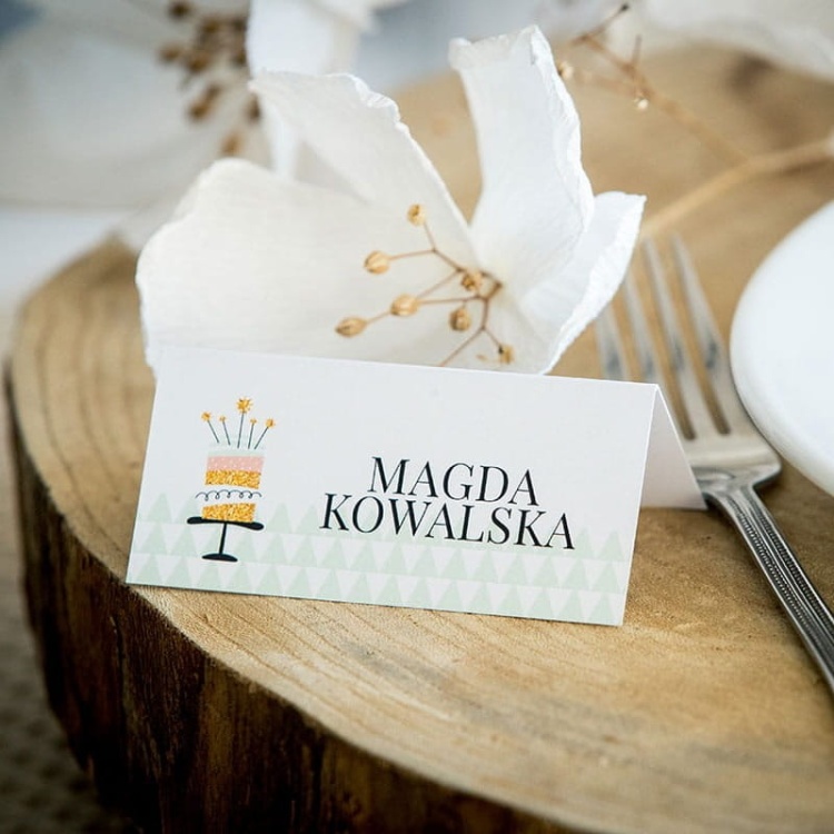 winietki na stół z tortem