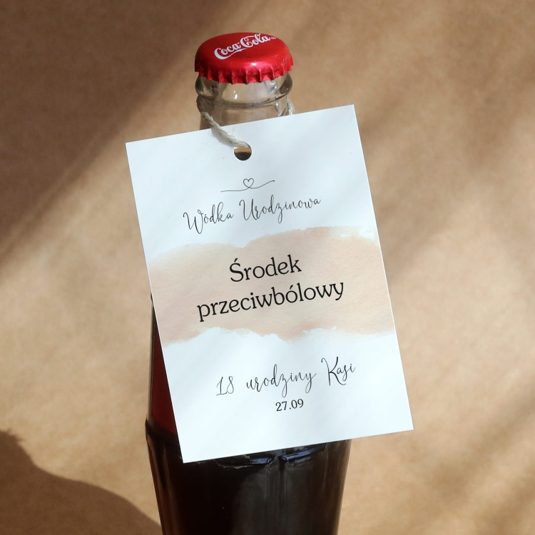 Pastelowo różowe urodzinowe zawieszki