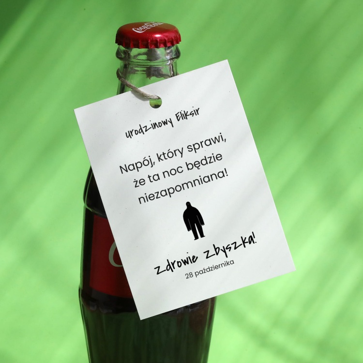 Urodzinowe zawieszki z uśmiechniętym stworkiem