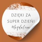 Pomarańczowe winietki naklejki na urodziny