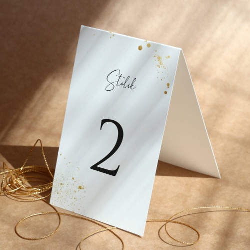 Numerki na stół urodzinowy ze złotym brokatem